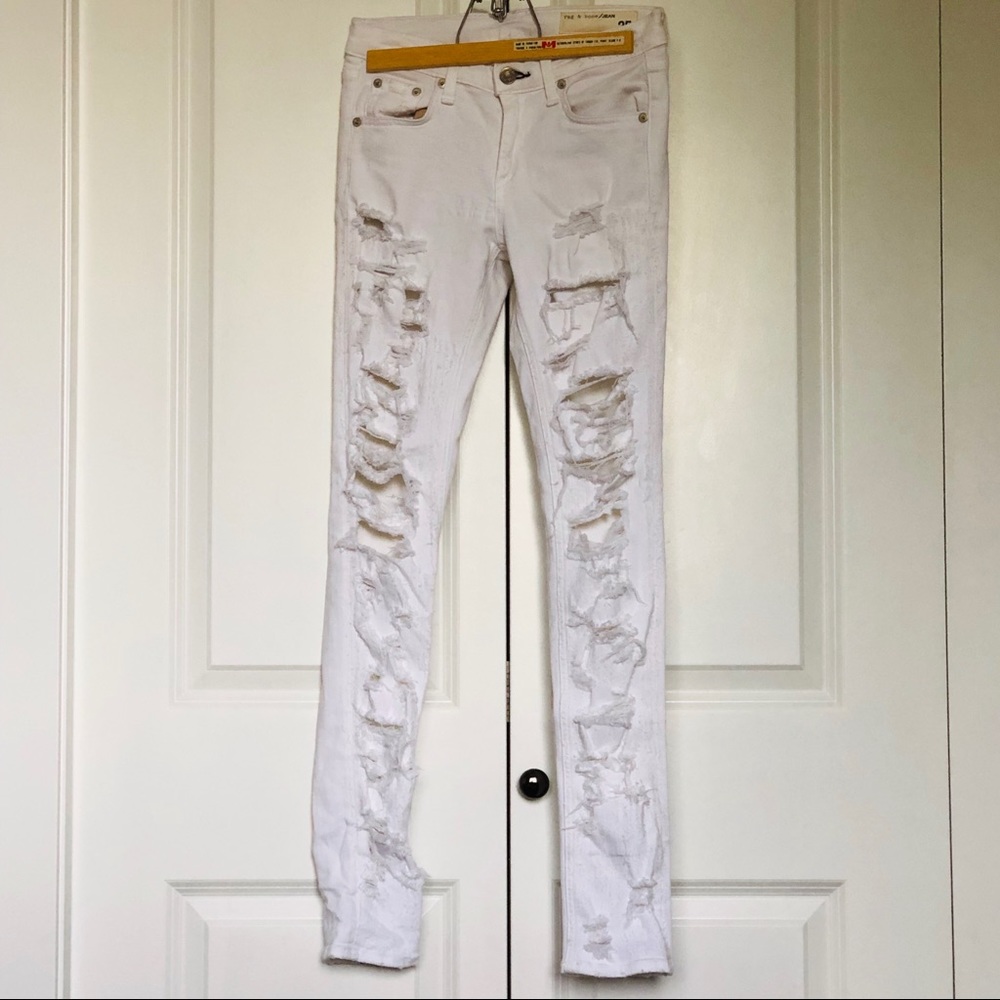 Rag and bone distressed white jeans size 25